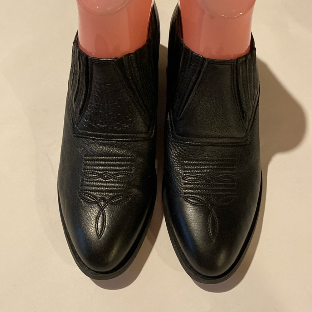 Road Wolf shoes size 7.5M